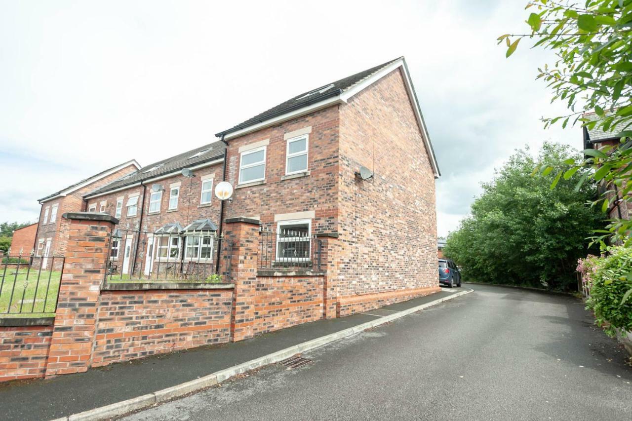 4 Bed Home, Driveway Parking Ideally Located In Latchford, Warrington - Executive St Marys House Exterior foto